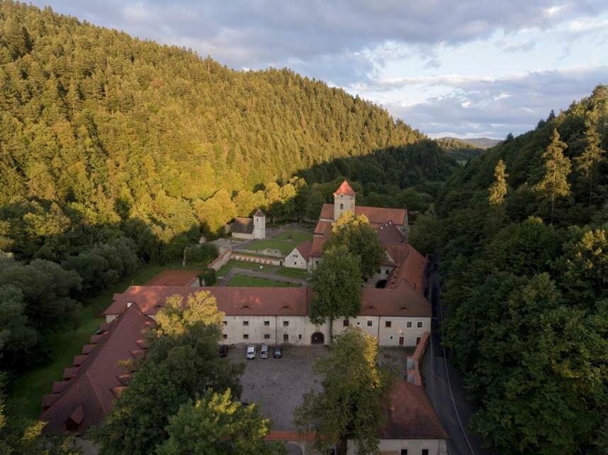 Apartmany Pod Troma Korunami Červený Kláštor Exterior foto